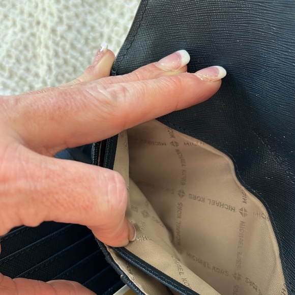 ➰ NEW W/O TAGS AUTHENTIC MK MICHAEL KORS NAVY BLUE WALLET ➰ - Picture 3 of 5